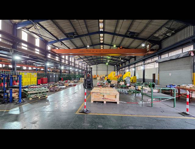 1,678M² WAREHOUSE TO LET IN SPARTAN